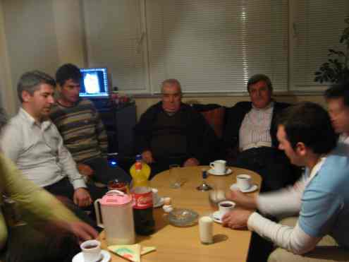Karaosmanoğlu Aşağıki Vadene'de ev Ali Durmuş'un evinde misafir oldu